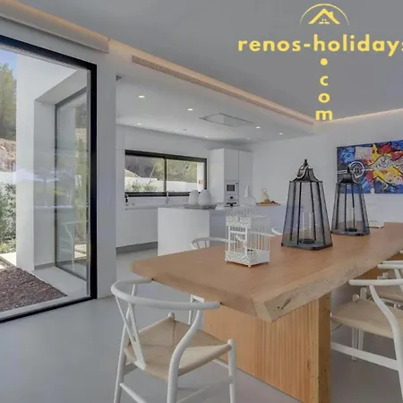 Luxxury With Pool Holiday home *